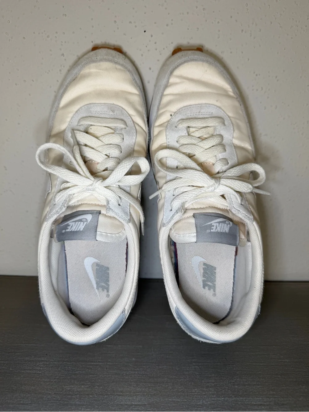 Nike Daybreak Pale Ivory Gray Womens Size 9 Walking Running Shoes Sneakers